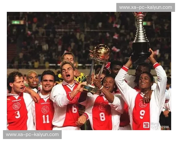 绿茵激撞：当丹麦“数据实验室”遭遇阿贾克斯的“全攻全守”美学